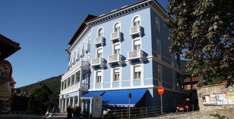 Hotel Park  Top ljeto u Lovranu Lovran Hrvatska  350 EUR  2x nocenje u dvokrevetnoj sobi morska strana za 2 osobe 1 dijete do 13 99 godina i 2 dijete do 2 99 godina besplatno  Polupansion dorucak i vecera 