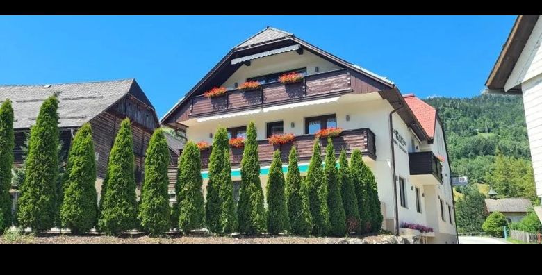 Hotel Pruggererhof  Ljetni odmor u Austriji Michaelerberg Pruggern Austrija  305 EUR  2x nocenje dvokrevetnoj Standard sobi za 2 osobe Buffet dorucak