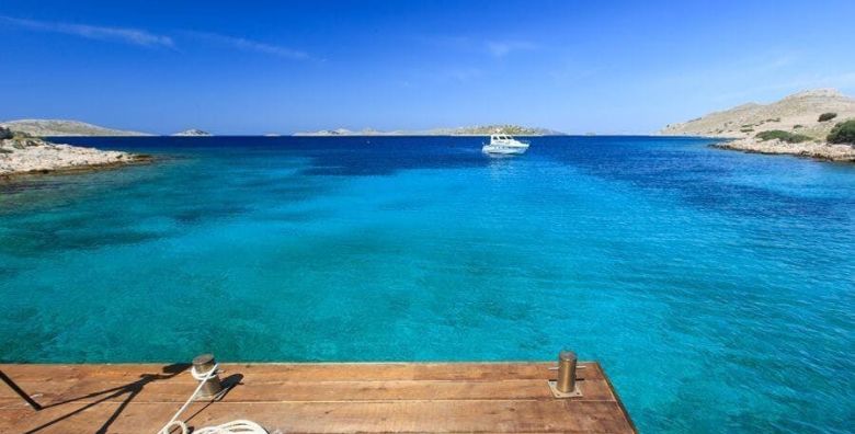 Hotel Luka  Ljetni odmor kao nekada u srcu slikovite Dalmacije Luka Dugi otok Dalmacija Hrvatska  1 460 EUR  10x nocenje u dvokrevetnoj sobi za 2 osobe 1 dijete do 11 99 godina besplatno  Polupansion