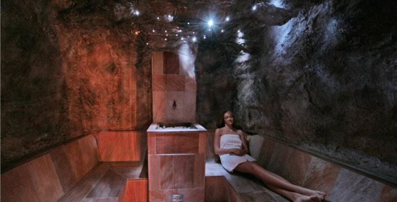 Bruggerhof  Zimski wellness odmor Kitzbühel Austrija  1 555 EUR  7x nocenje u Standard cetverokrevetnoj sobi za 2 osobe Polupansion