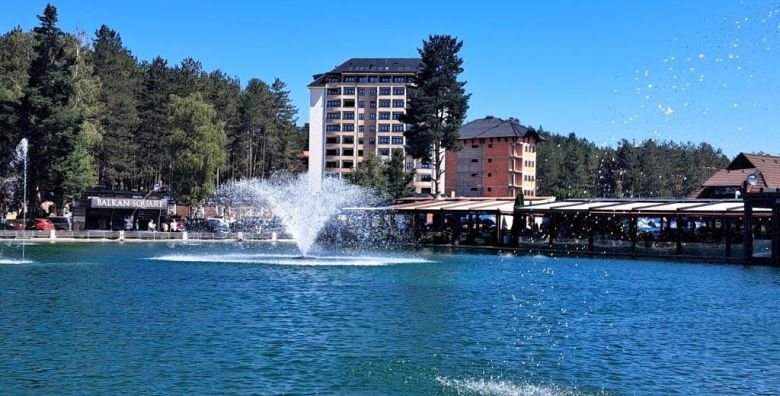 Anika Lake View Zlatibor  Odmor u centru Zlatibora Zlatibor Srbija  145 EUR  3x nocenje u apartmanu s jednom spavacom sobom za 4 osobe Koristenje inventara