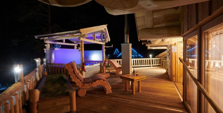 Glamping Lake Bloke  Luksuzan odmor pod zvijezdama udvoje Nova vas Slovenija  213 EUR  1x nocenje u luksuzni sobi pod zvijezdama za 2 osobe Dorucak u kosari