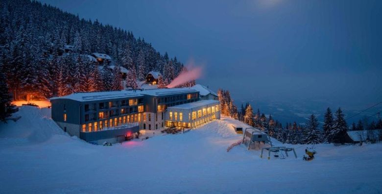 Wellness hotel Montis  Romanticna zima s ukljucenim wellnessom i masazom na Goltama Mozirje Slovenija  361 €