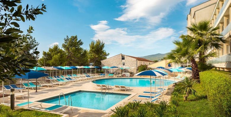 Sunny Rabac by Valamar  Ljetni odmor za parove Rabac Hrvatska  335 EUR  2x nocenje u dvokrevetnoj sobi za 2 osobe Sunny puni pansion