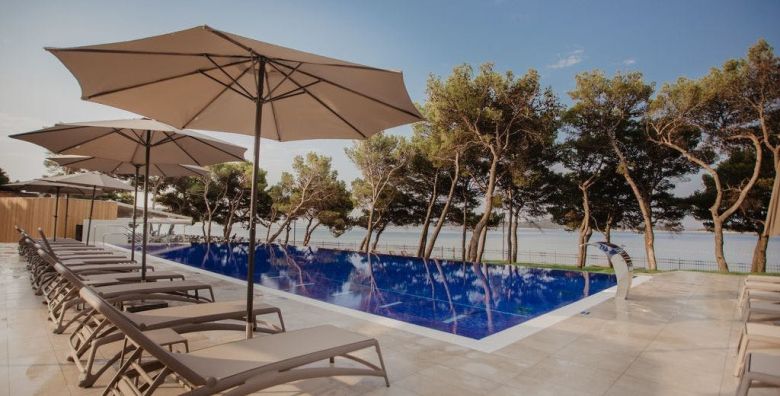 Villa Arausa  Obiteljsko all inclusive light ljeto Vodice Hrvatska  2 059 EUR  7x nocenje u dvokrevetnoj Standard sobi s balkonom pogled more za 2 osobe 1 dijete do 11 99 godina i 2 dijete do 2 99 godina besplatno  All inclusive light