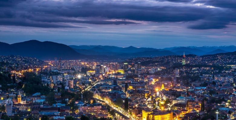 Hotel Boss  Ljetni odmor u centru Sarajeva Sarajevo Bosna i Hercegovina  180 EUR  2x nocenje u Deluxe sobi s pogledom na grad za 2 osobe dijete do 6 godina besplatno  Dorucak