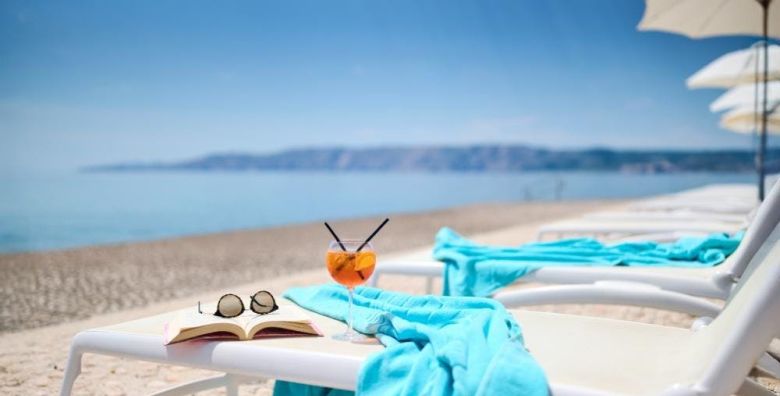 Aminess Vival Lisanj Family Hotel  Obiteljski all inclusive light s animacijom  Posebna akcija Novi Vinodolski Hrvatska  1 084 EUR  4x nocenje u dvokrevetnoj Standard sobi za 2 osobe  1 dijete do 14 99 godina i 1 dijete do 2 99 godina besplatno  All inclusive light