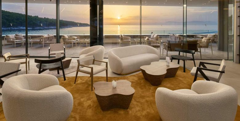 Grand Hotel View  Romanticni kraj ljeta na Bracu  Posebna akcijska cijena Postira Hrvatska  535 EUR  3x nocenje u dvokrevetnoj Superior sobi s balkonom bocni pogled na more za 2 osobe Polupansion