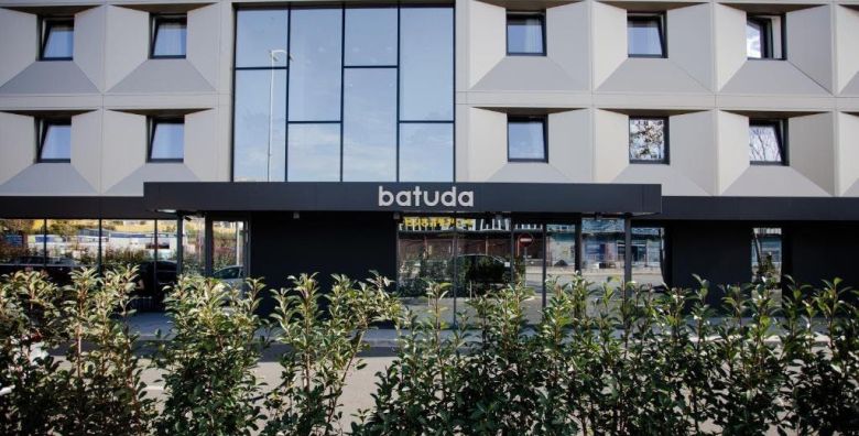 Hotel Batuda  Obiteljski kraj ljeta u Splitu Split Hrvatska  270 EUR  2x nocenje u dvokrevetnoj sobi za 2 osobe 1 dijete do 6 godina besplatno  Dorucak