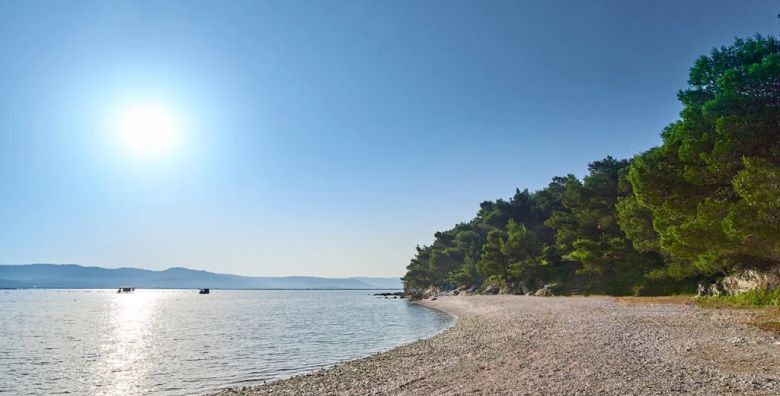 Apartmani Kanegra Plava Laguna  Last minute ljeto u Istri Umag Hrvatska  311 EUR  3x nocenje u Classic apartmanu 2 2 s balkonom strana park za 4 osobe Animacija: mini club za djecu od 4 do 12 godina tematske zabave mini disco