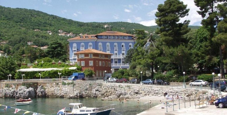 Hotel Park  Jesen u Lovranu Lovran Hrvatska  350 EUR  2x nocenje u dvokrevetnoj sobi morska strana za 2 osobe 1 dijete do 13 99 godina i 2 dijete do 2 99 godina besplatno  Polupansion dorucak i vecera 