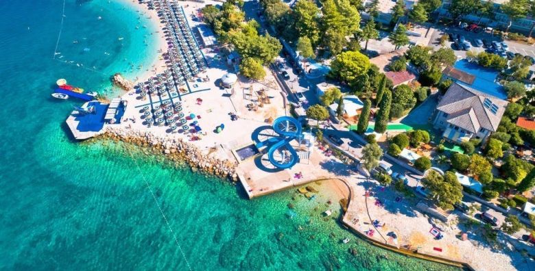 Hotel Slaven Annex  Ljeto na rajskoj plazi  Posebna akcijska cijena Selce Hrvatska  305 EUR  2x nocenje u dvokrevetnoj Standard sobi s balkonom morska strana za 2 osobe 1 dijete do 11 99 godina besplatno  Polupansion