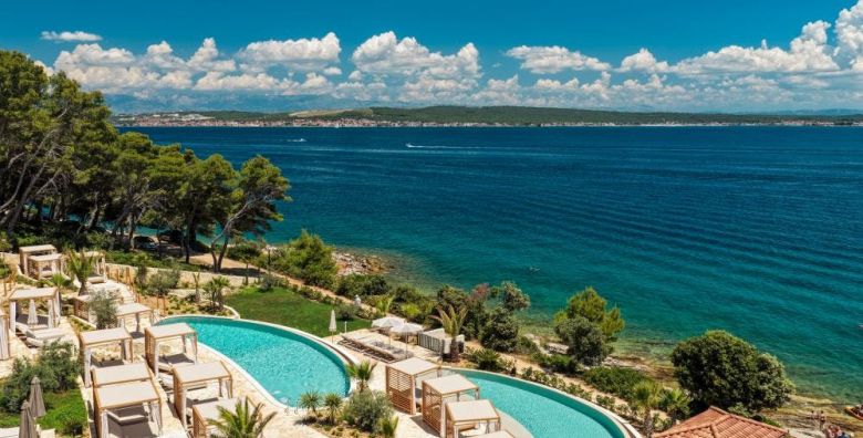  Holiday Park Zelena Punta  Rujansko ljeto na otoku Ugljan s koristenjem vodenog parka Kukljica Hrvatska  319 €