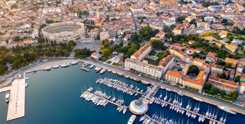 Pula City Center Accommodation  Kasno ljeto u Puli za obitelji Pula Hrvatska  379 €