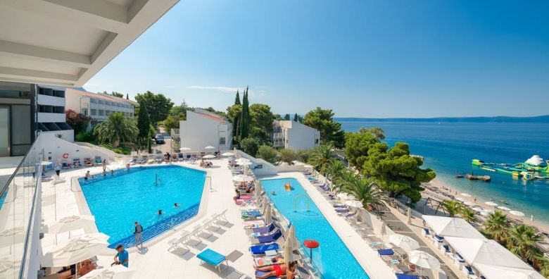 Medora Auri Family Beach Resort  Odmor u Dalmaciji uz koristenje vanjskih grijanih bazena krajem ljeta Podgora Hrvatska  588 €