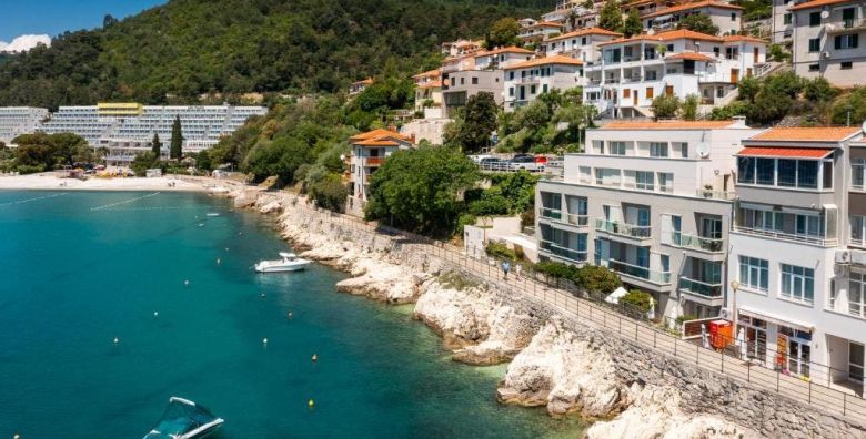 Hotel Adoral Rabac  Odmor u prekrasnoj Istri krajem ljeta Rabac Hrvatska  476 €