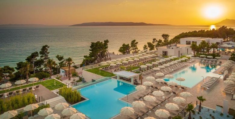 Aminess Laurel Khalani Hotel  Ljeto u rujnu u hotelu s 5 zvjezdica u Makarskoj Makarska Hrvatska  519 EUR  2x nocenje u Classic sobi za 2 osobe 1 dijete do 9 99 godina besplatno  Polupansion buffet dorucak i vecera 
