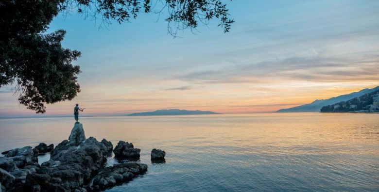 Keight Hotel Opatija Curio Collection by Hilton  Raskosno rujansko vikend wellness opustanje Opatija Hrvatska  550 €