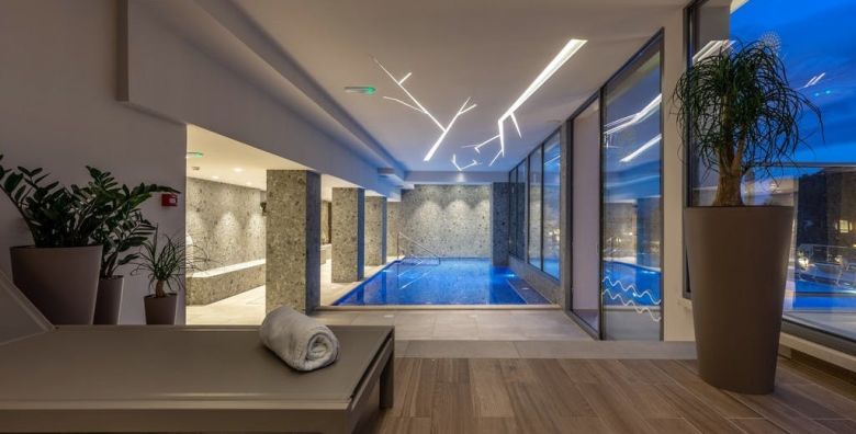 Hotel Malin  Rujansko ljeto u vrhunskom hotelu na Krku Malinska Hrvatska  395 €
