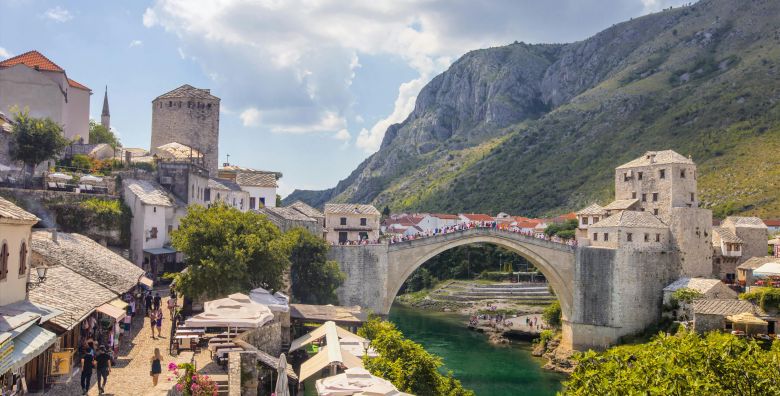 Appleline Apartmani  Jesenski odmor u Mostaru Mostar Bosna i Hercegovina  40 EUR  1x nocenje u Studio apartmanu za 2 osobe 1 dijete do 6 godina besplatno  Dorucak