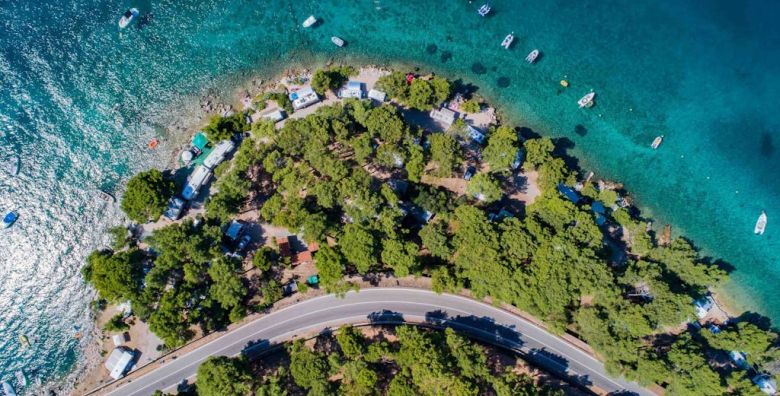 Camping Village Poljana  Mobilna kucica  Rujan na Malom Losinju Mali Losinj Hrvatska  200 EUR  2x nocenje u mobilnoj kucici Bellavista za 4 osobe 1 dijete do 11 99 godina besplatno  Koristenje struje plina i vode