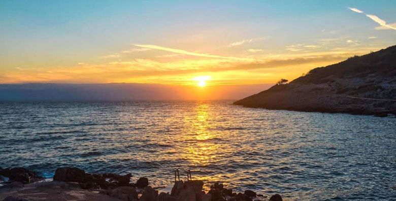 Camping Village Poljana  Mobilna kucica  Rujan na Malom Losinju Mali Losinj Hrvatska  286 EUR  3x nocenje u mobilnoj kucici Bellavista za 4 osobe 1 dijete do 11 99 godina besplatno  Koristenje struje plina i vode