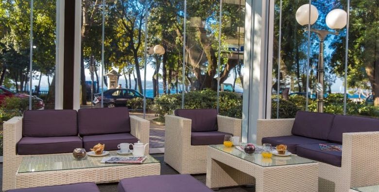 Hotel Crikvenica  Rujansko ljeto u Crikvenici Crikvenica Hrvatska  439 EUR  3x nocenje u dvokrevetnoj Superior sobi s balkonom za 2 osobe Polupansion