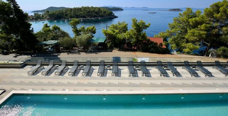 Aminess Alfir Hotel  Jesenski odmor na Korculi Korcula Hrvatska  181 EUR  2x nocenje u Premium suite s balkonom za 2 osobe 2 djece do 9 99 godina besplatno  Polupansion i ukljuceno pice uz veceru