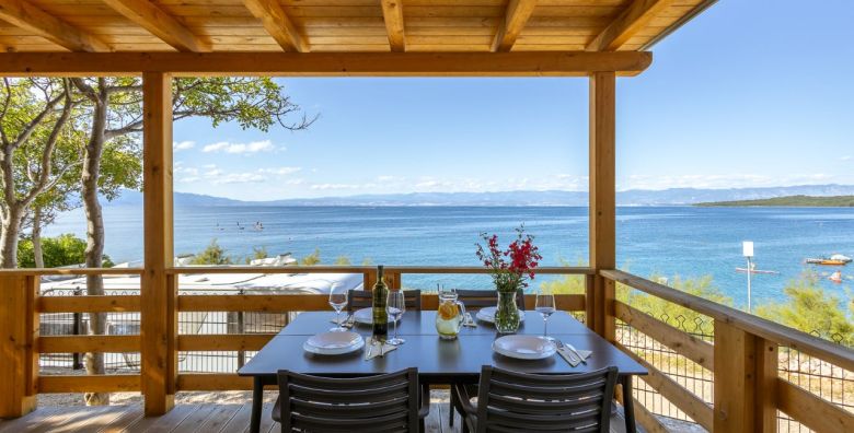 Glavotok Premium Green Camp  Last minute odmor na otoku Krk Krk Hrvatska  215 EUR  2x nocenje u Premium mobilnoj kucici 4 1 za 4 osobe 1 dijete do 11 99 godina besplatno  Posteljina i rucnici