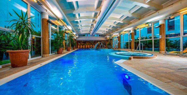 Drava Hotel Thermal Resort  Obiteljski wellness jesenski odmor Harkány Madjarska  927 EUR  3x nocenje u Superior dvokrevetnoj sobi za 2 osobe 2 djece do 11 99 godina besplatno  Polupansion buffet dorucak i buffet vecera 