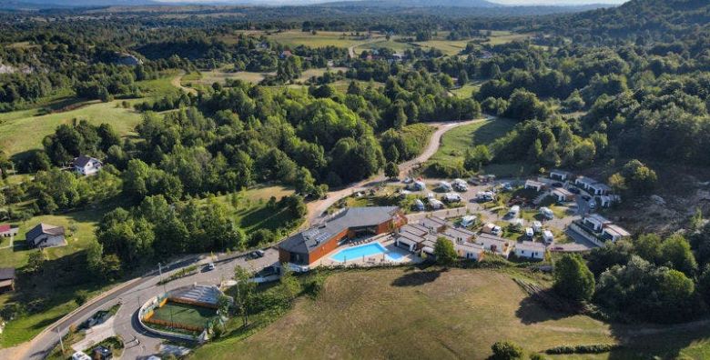 Camping Plitvice  Jesen u vrhunskom kampu uz ukljucen dorucak za parove Smoljanac Hrvatska  159 EUR  1x nocenje u Premium mobilnoj kucici za 2 osobe Dorucak