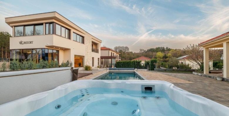 VSG Resort  Produzeno ljeto i wellness odmor na otoku Krku Klimno Hrvatska  159 EUR  2x nocenje u Studio apartmanu za 2 osobe Koristenje novog unutarnjeg grijanog bazena saune i vanjskog jacuzzija uz prethodnu rezervaciju 