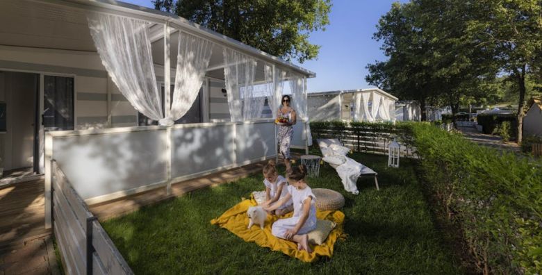 Polidor Camping Park  Mobilne kucice Comfort i Premium Pet Friendly Funtana Hrvatska  149 EUR  2x nocenje u mobilnoj kucici Comfort ili Premium Pets Friendly za 4 osobe Zavrsno ciscenje
