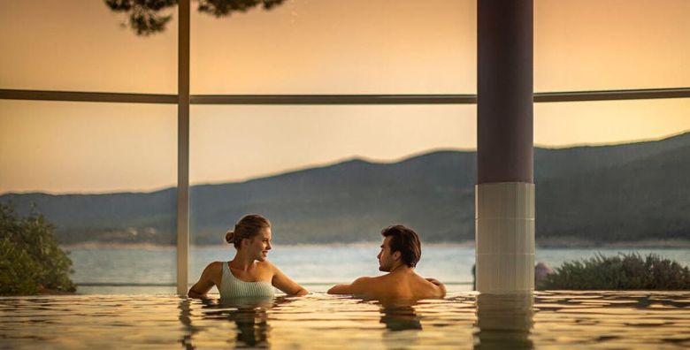Valamar Sanfior Hotel  Vrhunsko opustanje za parove uz more u sarmantnom Rapcu Rabac Hrvatska  253 EUR  2x nocenje u sobi „Room for 2“ za 2 osobe Polupansion s ukljucenim bezalkoholnim negaziranim picima iz sankomata tijekom obroka