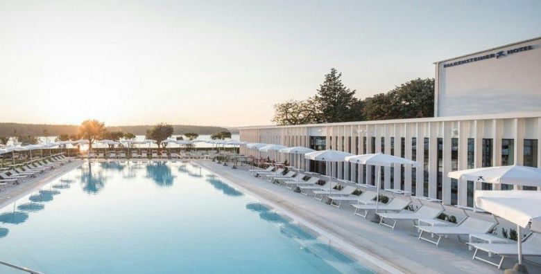 Hotel Park Punat  Obiteljski last minute odmor na Krku Punat Hrvatska  378 EUR  2x nocenje u Superior sobi za 2 osobe 2 djece do 11 99 godina besplatno  Polupansion plus