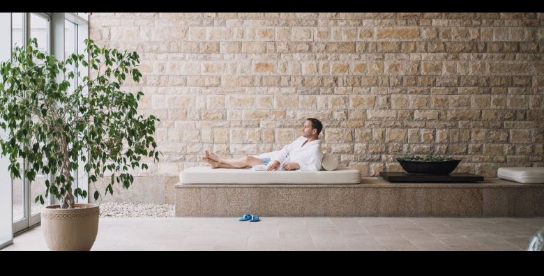 Falkensteiner Premium Camping Zadar  Jesenski wellness odmor uz more uz ukljucen dorucak Zadar Hrvatska  240 EUR  2x nocenje u Cozy Home mobilnoj kucici u neposrednoj blizini mora za 2 osobe 1 dijete do 11 99 godina besplatno  Dorucak