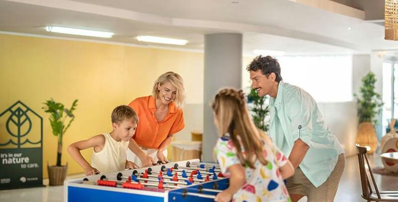 Sunny Porec by Valamar  Obiteljski odmor u Porecu Porec Hrvatska  473 EUR  2x nocenje u sobi Room 2 2 za 2 osobe 2 djece do 17 99 godina besplatno ili 4 odrasle osobe Sunny breakfast  brunch i Sunny dinner