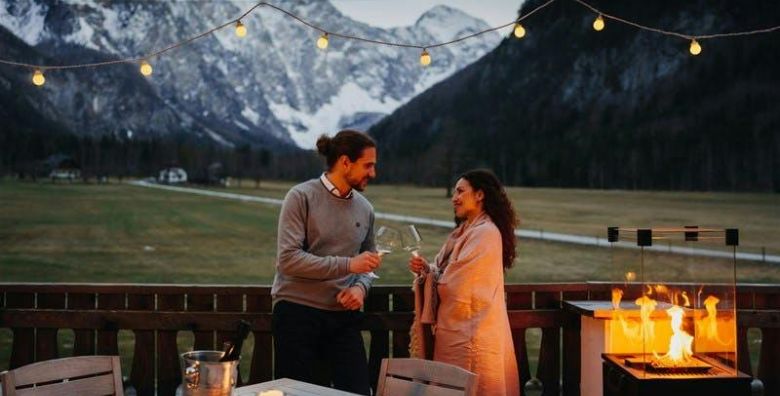 Hotel Plesnik i Vila Palenk  Wellness  Gourmet odmor u Logarskoj Dolini Logarska Dolina Slovenija  499 EUR  2x nocenje u boutique dvokrevetnoj sobi u Hotelu Plesnik ili Villi Palenk ovisno o raspolozivosti za 2 osobe Ukusan bogat dorucak lagani rucak dnevna juha salatni bar i voce  odabrana vecera od 4 slijeda s naglaskom na lokalnim odrzivim sastojcima