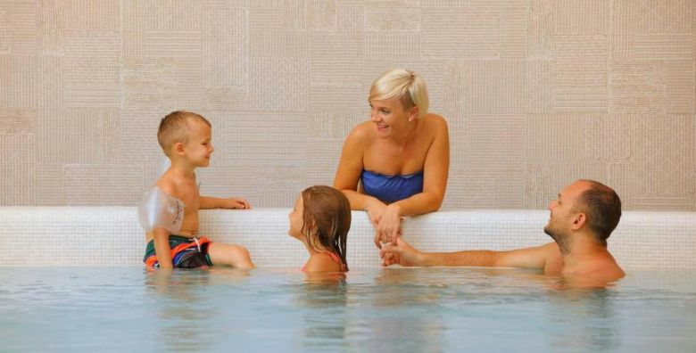 Vile Terme Zrece  Obiteljski wellness jesenski odmor Zrece Slovenija  372 EUR  2x nocenje u apartmanu za 2 odrasle osobe 2 djece do 11 99 godina besplatno i 1 dijete do 2 99 godina besplatno  Polupansion