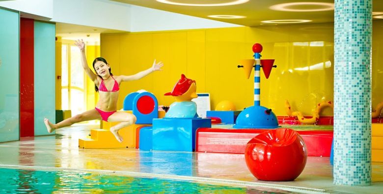 Kolping Family Resort  s  Obiteljski jesenski odmor Hévíz Madjarska  877 EUR  3x nocenje u Family Suite za 2 osobe 2 djece do 5 99 godina besplatno  Polupansion