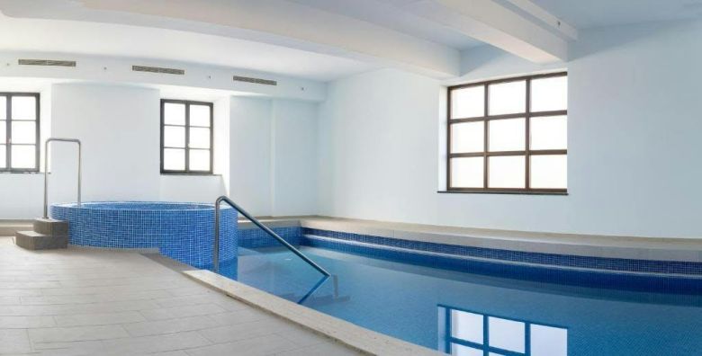 Hotel Dvorac Jurjevec  Jesen u raskosnom stilu Dvorca Jurjevec Brezane Lekenicke Hrvatska  150 EUR  1x nocenje u dvokrevetnoj Standard sobi za 2 osobe Dorucak