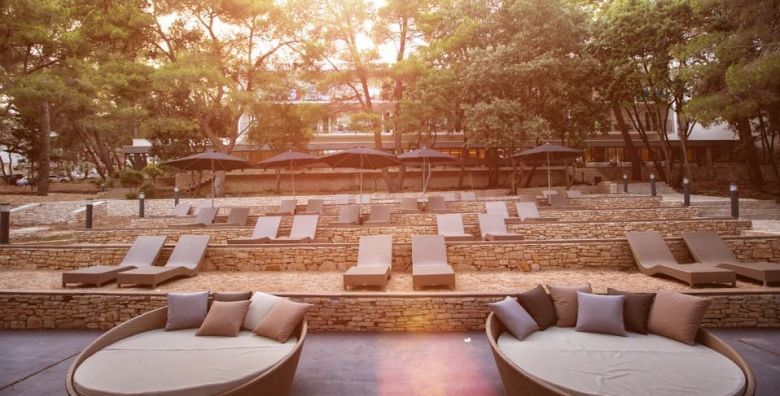 Aminess Senses Hvar Resort  All inclusive light odmor na Hvaru za 3 osobe Vrboska Hrvatska  360 EUR  3x nocenje u dvokrevetnoj Superior sobi s balkonom za 3 osobe All inclusive light