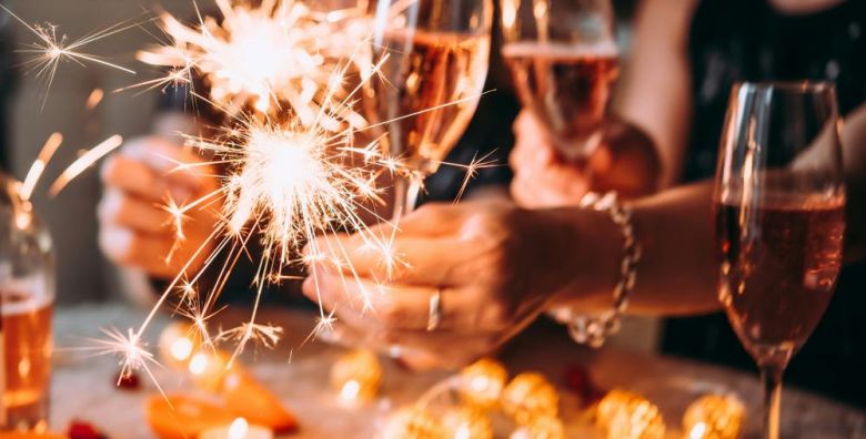 Sun Gardens Dubrovnik  Gala Nova godina u carobnom Dubrovniku za 3 osobe Orasac Hrvatska  750 EUR  2x nocenje u jednosobnoj rezidenciji s pogledom na vrt za 3 osobe Dorucak