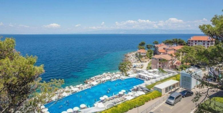 Vitality Hotel Punta  Obiteljski odmor na Losinju Veli Losinj Hrvatska  328 EUR  2x nocenje u dvokrevetnoj Standard sobi s pomocnim lezajem park strana za 2 osobe 1 dijete do 11 99 godina i 1 dijete do 4 99 godina besplatno  Polupansion