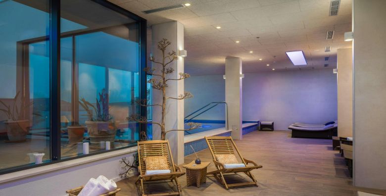 Hotel Ola  Wellness retreat u Adults only hotelu tijekom tjedna Trogir Hrvatska  250 EUR  2x nocenje u dvokrevetnoj Superior sobi s pogledom na more i balkonom za 2 osobe Polupansion