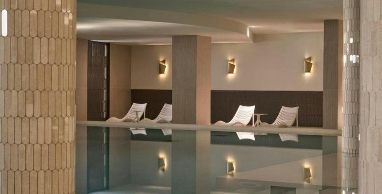 Grand hotel 4 Opatijska Cvijeta  Bogati obiteljski paket zabave u obnovljenom hotelu Opatija Hrvatska  470 EUR  2x nocenje u Superior obiteljskoj sobi s pogledom na more i balkonom za 2 osobe 2 djece do 11 99 godina besplatno  Polupansion