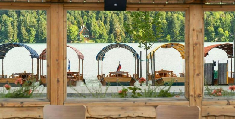Heritage Hotel Starkl  Obiteljski odmor uz Blejsko jezero Bled Slovenija  149 EUR  1x nocenje u Junior Suite u za 2 osobe 1 dijete do 11 99 godina besplatno  Bogati buffet dorucak
