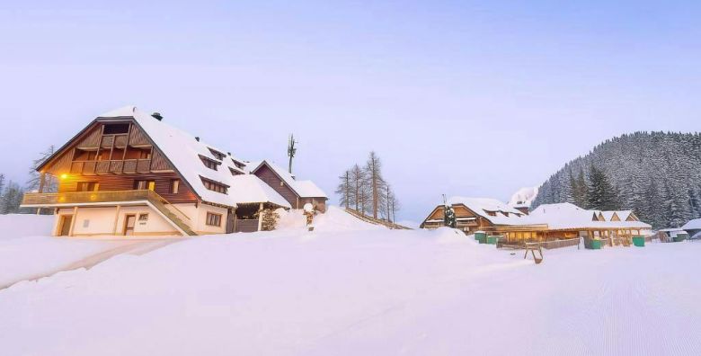 Hotel Krvavec  Planinski odmor na Krvavcu Cerklje na Gorenjskem Slovenija  340 EUR  2x nocenje u dvokrevetnoj sobi za 2 osobe Polupansion