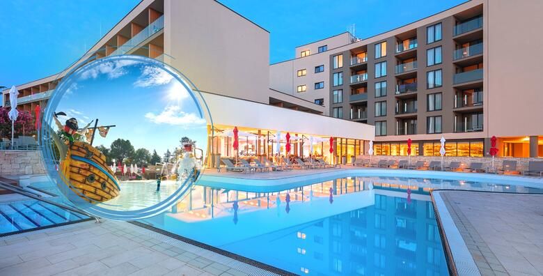 POREC  nezaboravan odmor ceka vas u family friendly Hotelu Park Plava Laguna 4 sa brojnim sadrzajima za cijelu obitelj 