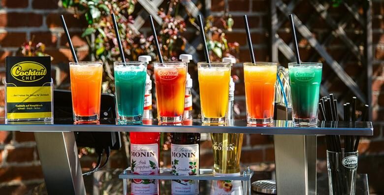 NAJAM MOBILNE KOKTEL STANICE  izaberite paket od 100 150 ili 200 koktela i odusevite svoje goste sa vise od 50 vrsta alkoholnih i bezalkoholnih koktela